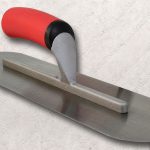 Купить ручную кельму (гладилку) для бетона финишную закругленную малую серии "Профи" (410х105) со склада в Москве и с доставкой по России.